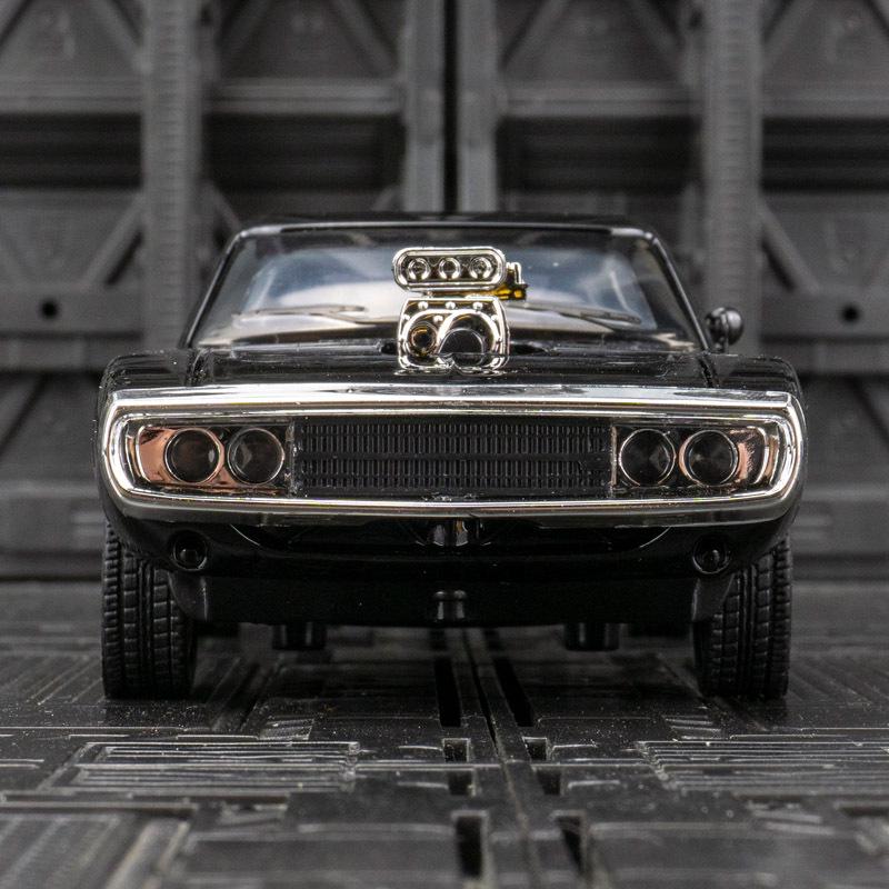 Jianyuan 32011 Classic Car Metal Alloy Model - Ideal Gift for Boys