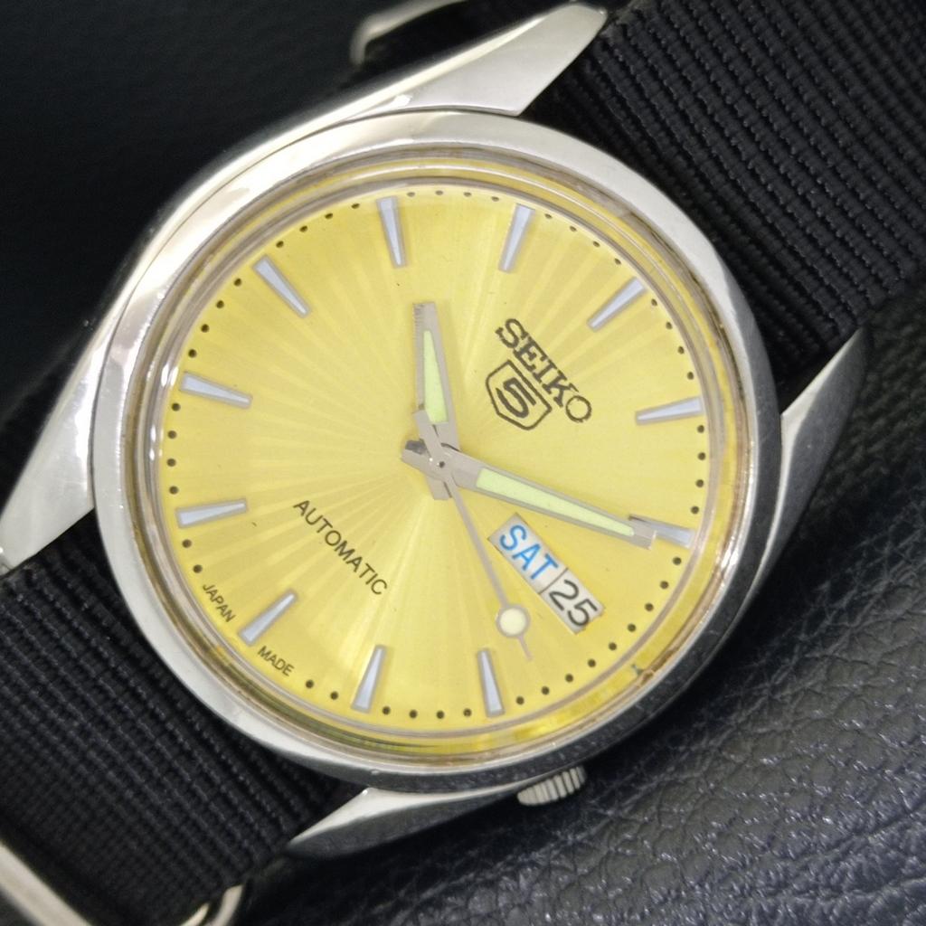 

SEIKO 5 AUTOMATIC 7S26A JAPAN MENS VINTAGE GOLDEN COLOR DIAL WATCH a701577-5 R206b-a701577