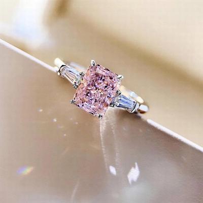 Huitan Wunderschöner quadratischer rosa Zirkonia-Ring für Frauen, Temperament, süße Mädchen, Verlobungsringe, exquisites Geschenk, trendiger Schmuck