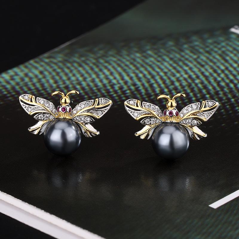 

Autumn and winter pearl suit imitation natural Nanyang pearl gray bead earrings collarbone chain women s fashion commuting versatile