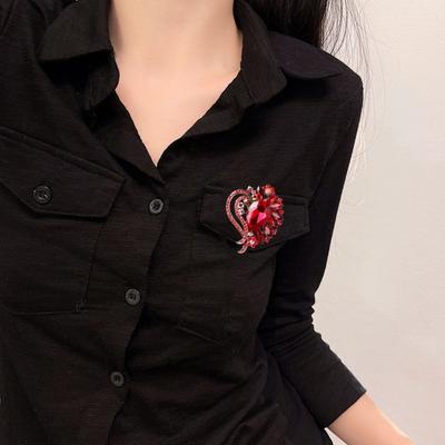 Creative Shining Rhinestones Glass Inlaid Brooch Heart Shape Coat Lapel Pin Dress Shawl Hat Scarf Badge Coat Accessories