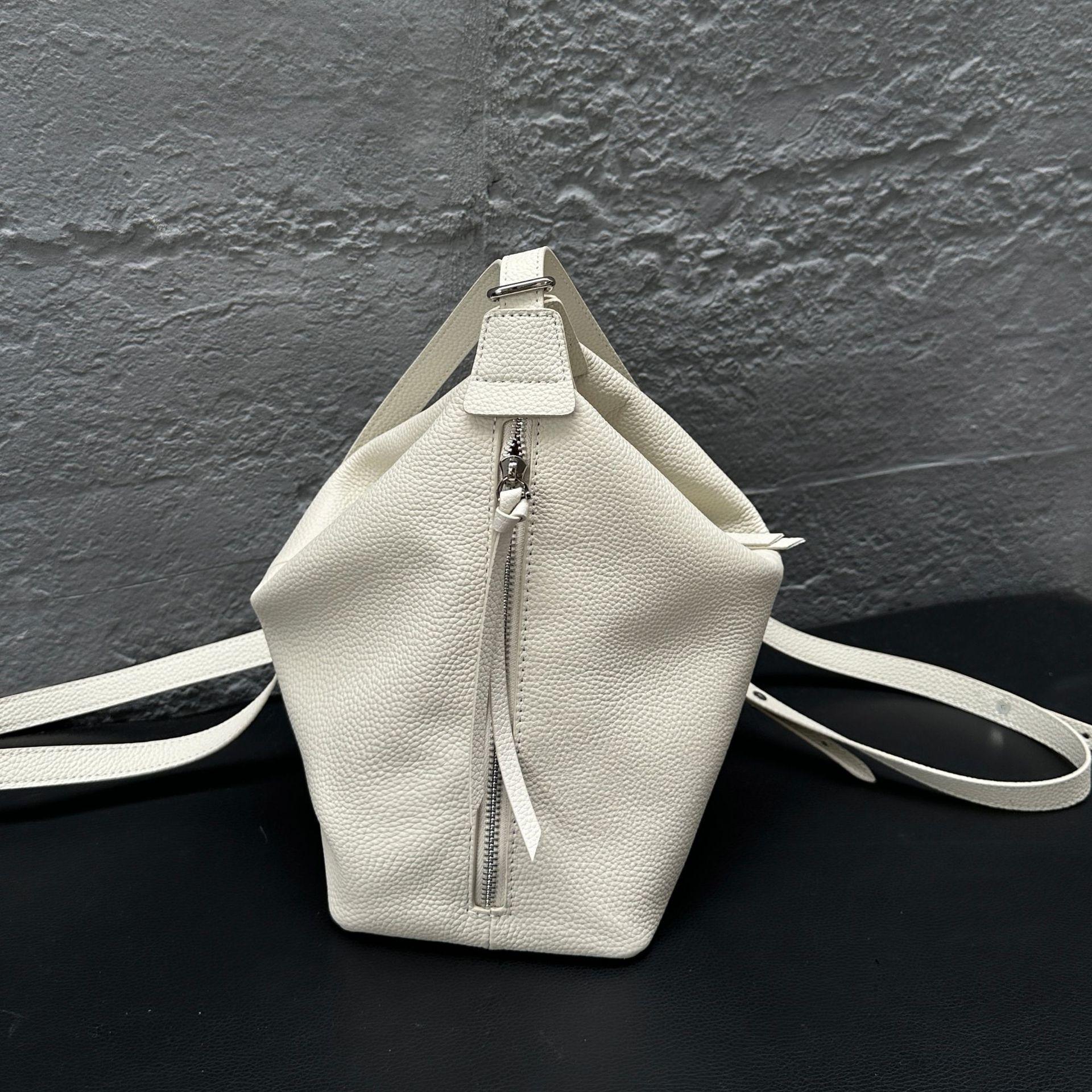 

Женская сумка через плечо из коровьей кожи, рюкзак через плечо, модная, простая и уникальная, универсальная, кожаная, двойного назначения белый