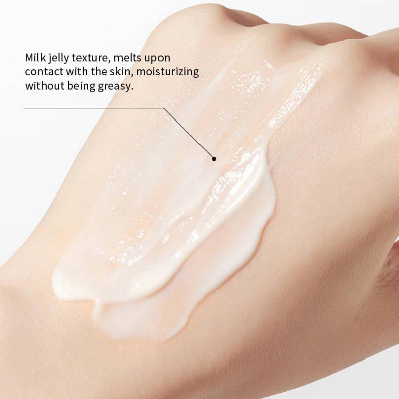 Tightening Moisturizing Cream Moisturizes And Balances Water And Oil, Leaving Delicate Skin Hydrated, Nourished, And Rejuvenated.