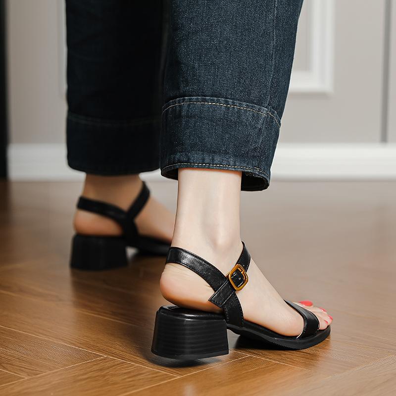 Roman open-toed thick-heeled sandals women's retro summer new one-letter French elegant holiday beach shoes