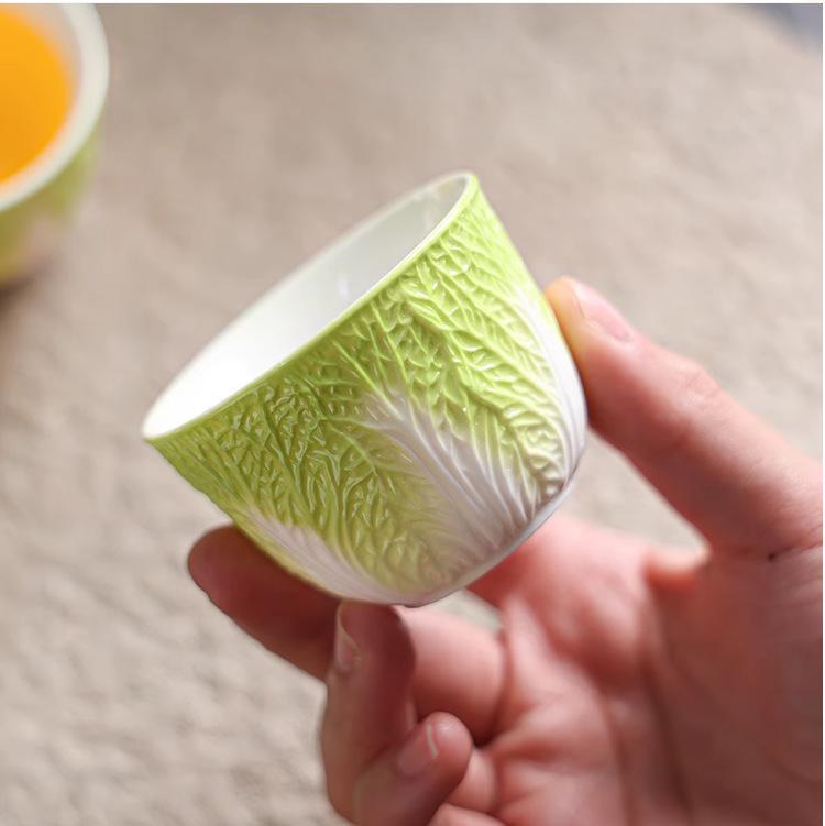 

Чайный сервиз из нефрита и фарфора «Бараний жир»: Коллекция чашек кунг-фу с дизайном капусты See Details