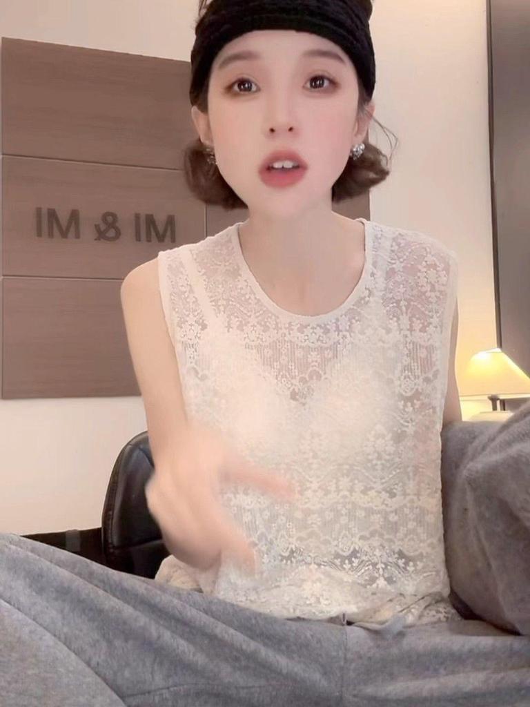 2025 Autumn/Winter Korean Retro Crochet Sleeveless Lace Vest Top