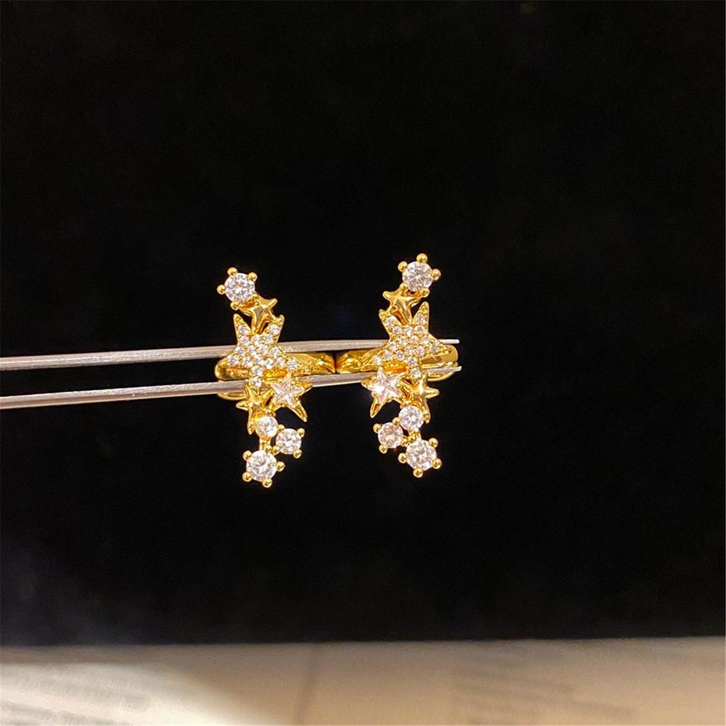 Korean Two-Tone Star Ear Cuff for Women, Piercing-Free, Exquisite Zirconia Earrings, Luxurious High-End Jewelry.