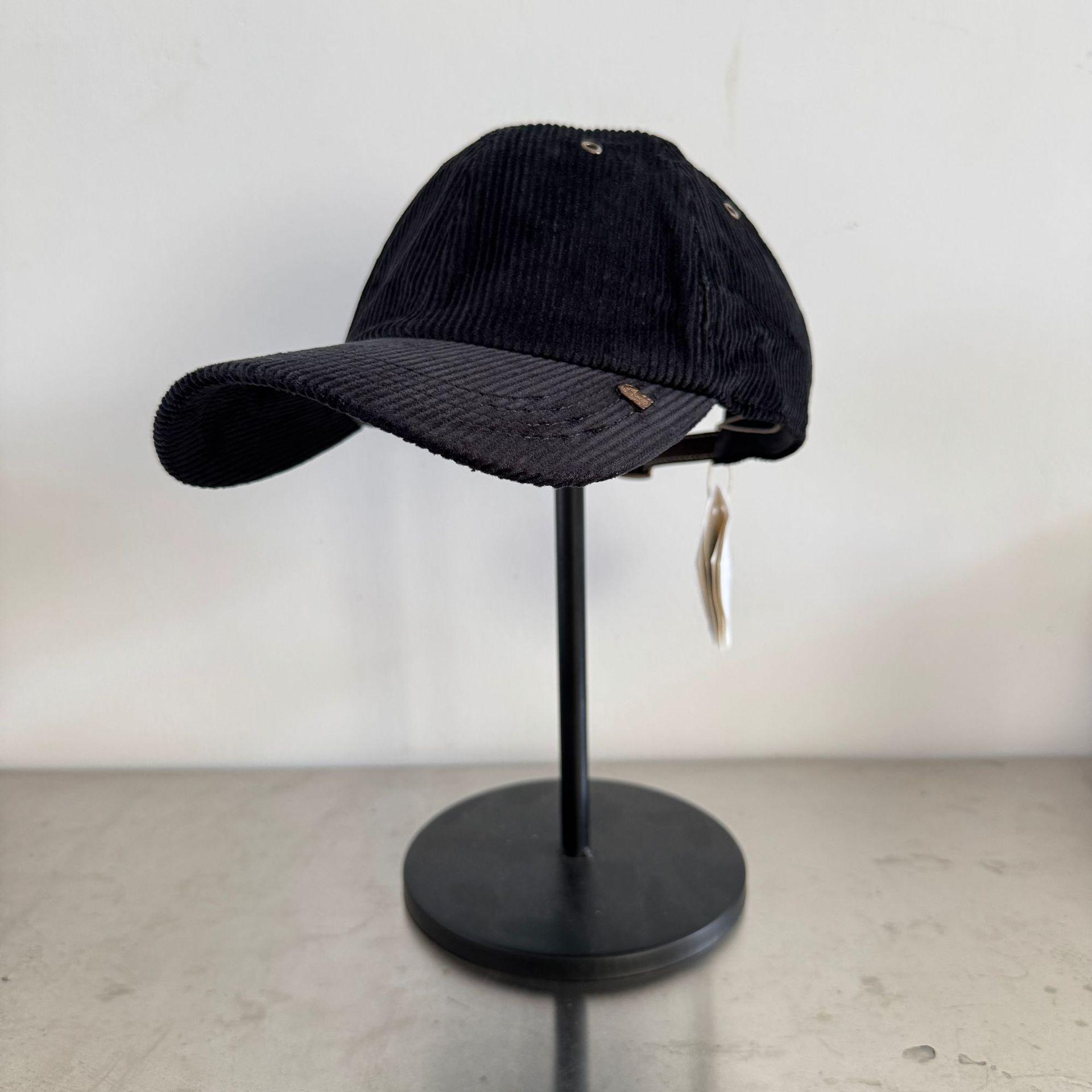 Унисекс Вельветовая Бейсболка Утконос с Металлическим Логотипом – Итальянская Классика