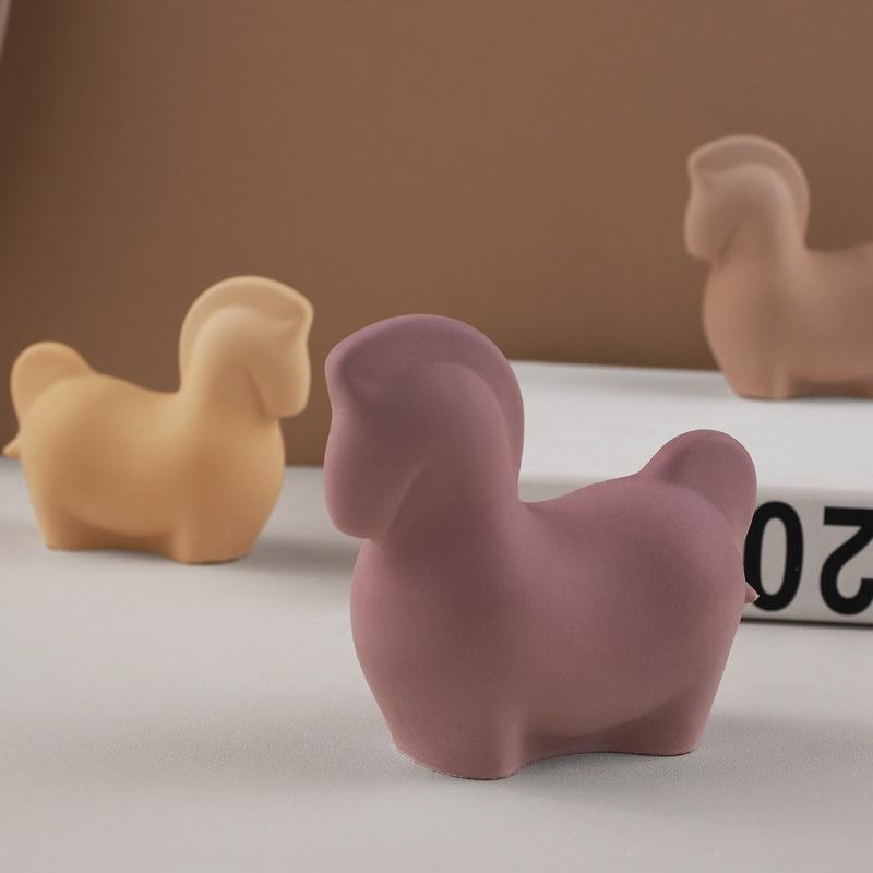 DIY Gypsum Aromatherapy Big Horses Pony Candle Silicone Molds Candlestick Decoration European Ornament Resin Mold Crafts Casting