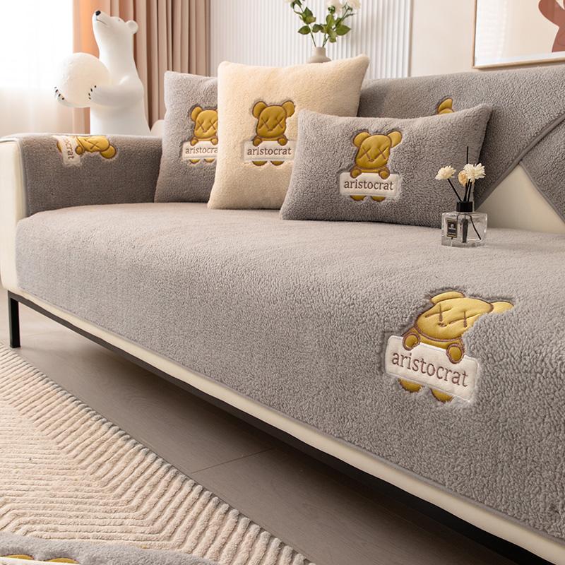 

Winter Plush Sofa Cushion Cover Non Slip Leather Backrest Towel All InJUEusive Soft Comfortable 70*70cm