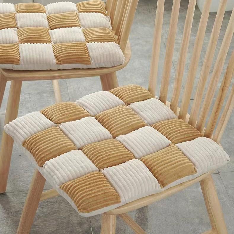 

Corduroy Thickened Seat Cushion - Ideal for Office, Dining, Computer Chairs, and Home Stools 42x42 cm
