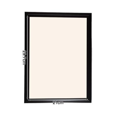 Massivholz-Schwarzrahmen im Vintage-Stil. Für Kunstwerke und Fotos mit Befestigungsmaterial für flexible Platzierung.