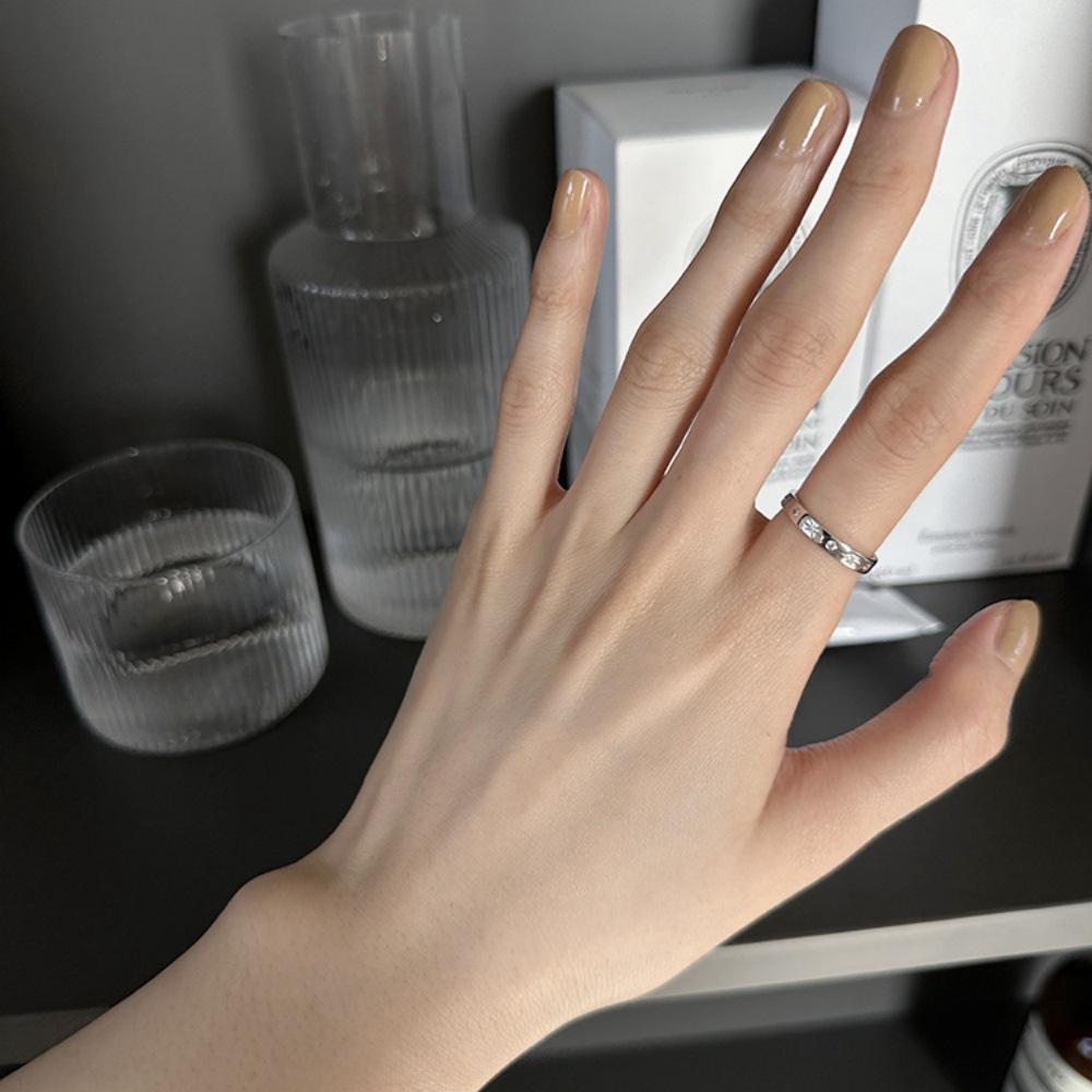Women's High-End Light Luxury Sterling Silver Ring - Non-Fading, Versatile Index Finger Accessory