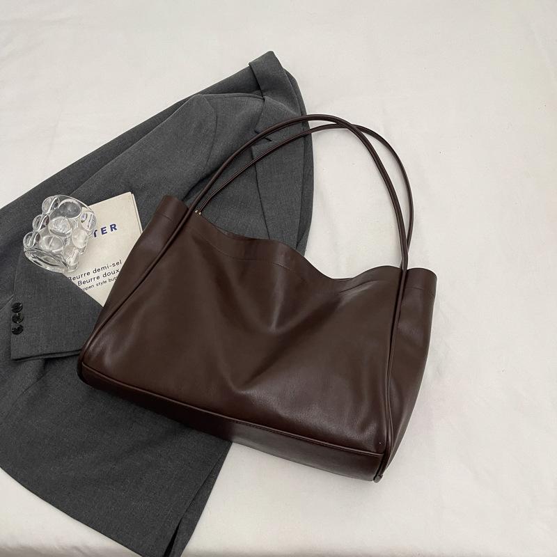 

Premium sense retro large-capacity bag women s 2024 new autumn and winter commuting shoulder bag work tote bag