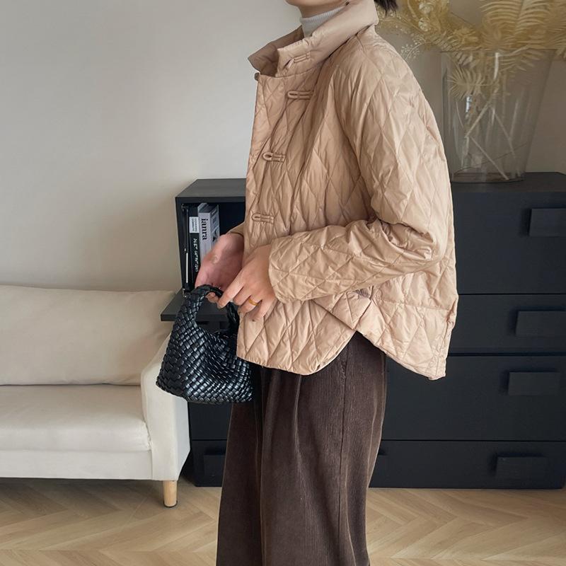 Button short down jacket women's 2024 winter new retro literary and warm lightweight rhombus design literary jacket