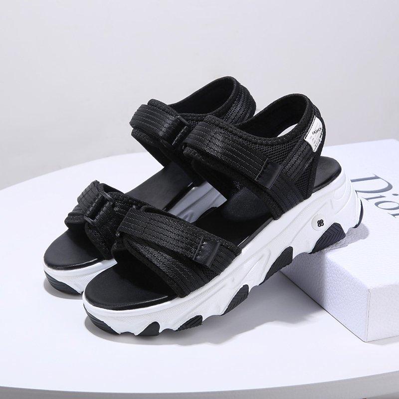 Sandalen für Damen im Sommer 2024, Strandschuhe mit flacher Sohle und trendigen Streifen, Sportsandalen mit Klettverschluss und dicker Sohle