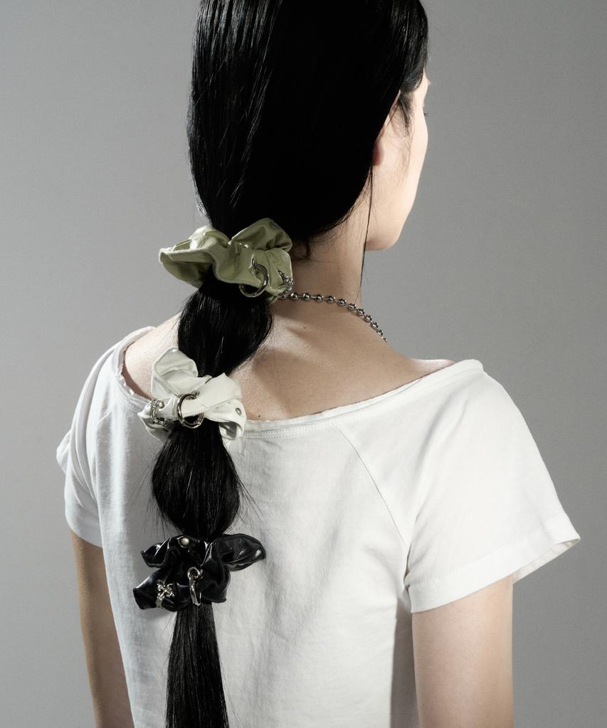 Sentiments No.715 [Black] Scrunchy