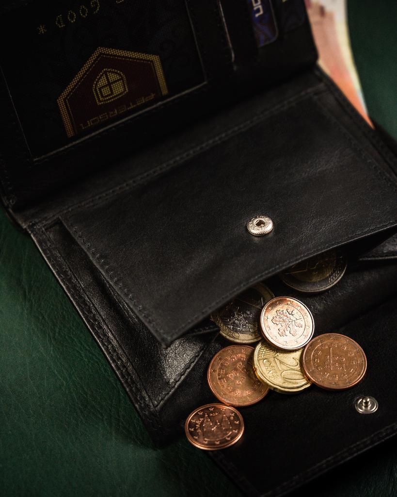 Elegant men's wallet made of natural leather - Peterson