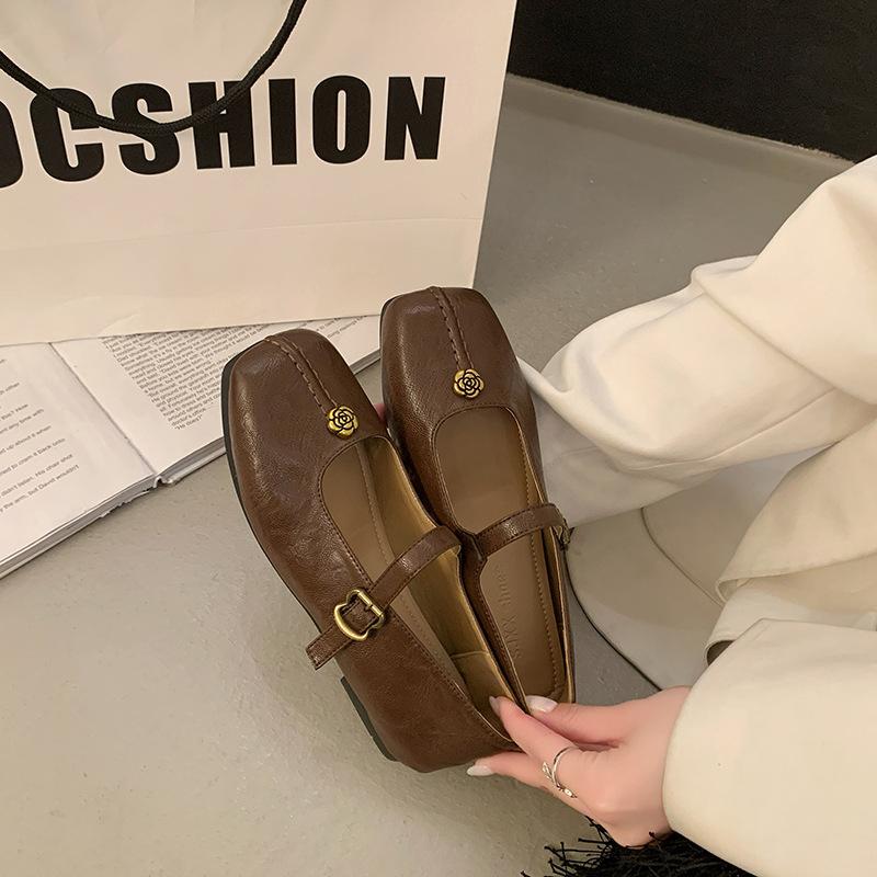 2025 Spring New Metal Flower Word with Mary Jane Shoes Women's Retro Commuting Thick Square Head Medium Heel Shallow Mouth Single Shoes