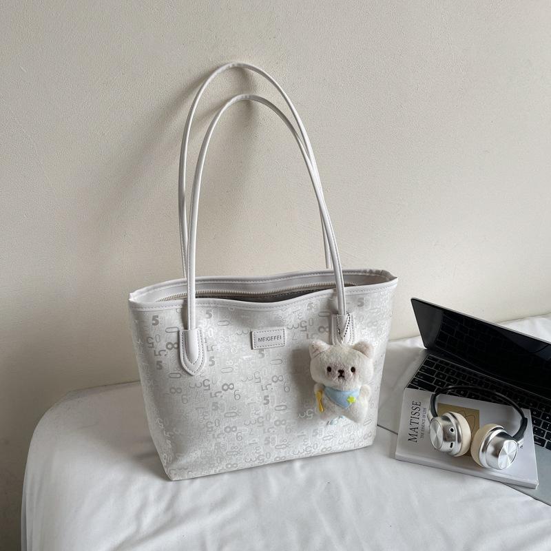 Large capacity bag women's summer new simple portable shoulder bag commuter tote bag