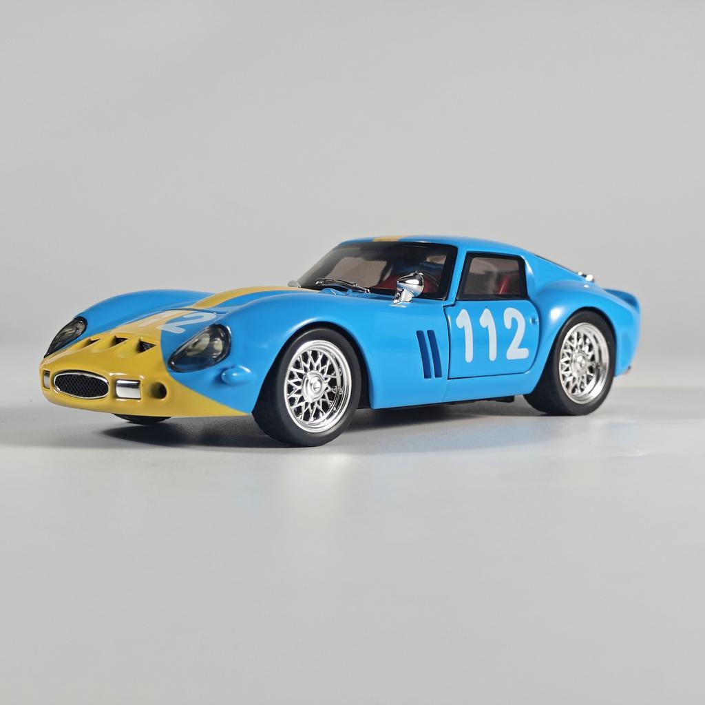 1/32 250 GTO Super Sports Car Alloy Die Casting Model Simulation Sound & Light Toy Miniature Car Ornaments Present For Childrens