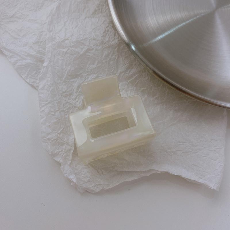 Elegant Vintage Style Mini Tortoishell Hair Clip For Women Made From Acetate Material