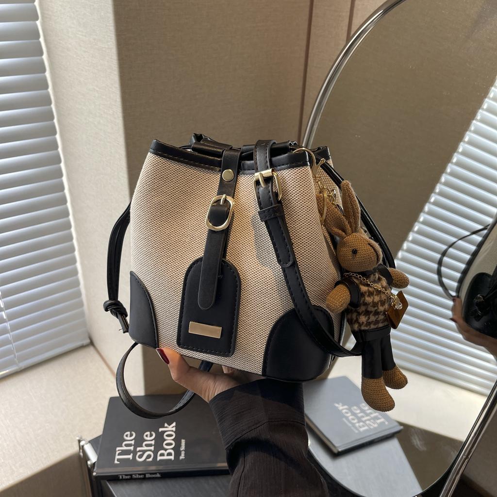 Splice Bump Color Design Hasp Bucket Bag Fashion Casual Slant Shoulder Bag  with Little Rabbit Pendant