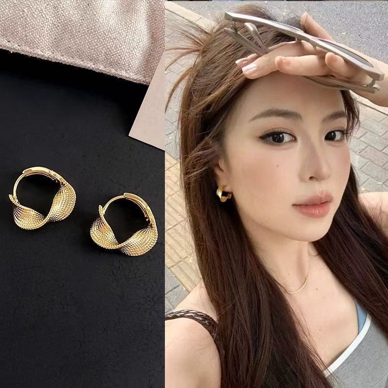 Women S Gold Twist Hoop Ear Buckles Unique Luxury Earrings