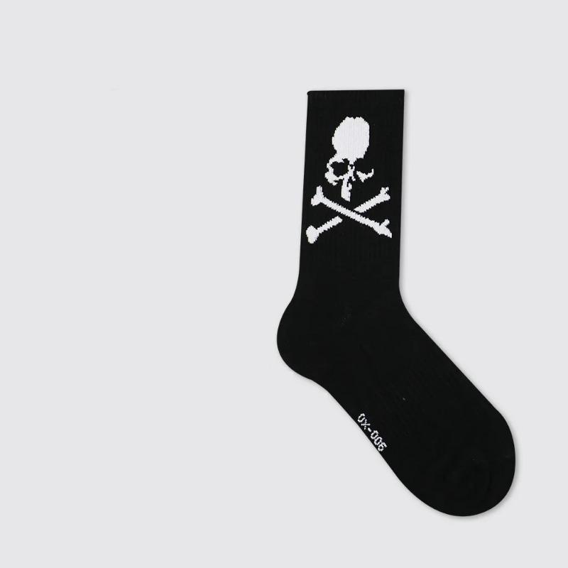 

Носки для скейтбординга в стиле хип-хоп, оригинальные черно-белые с черепом, женские носки для улицы и спорта в стиле хип-хоп, средней длины из хлопка one size чёрный