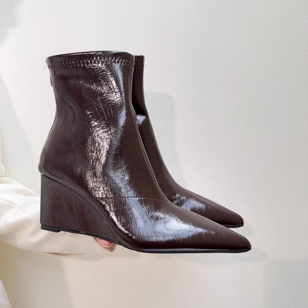 Popular women's boots Internet celebrity short boots Martin boots foreign small slope with trendy temperament pointed