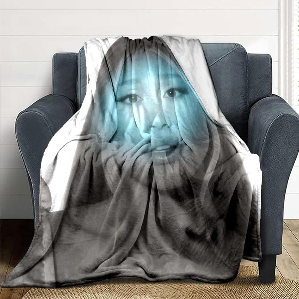 Abstract Fashion Portrait Blanket Soft Throw Blanket For Home Bedroom Bed Sofa Travel Office Solid Christmas Blanket
