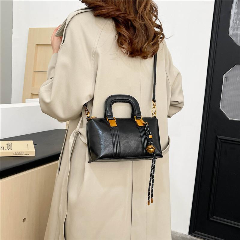 Bag Autumn and Winter High-end Niche Handbag 2025 New Splicing High-value Messenger Bag Fashion Temperament Women's Bag