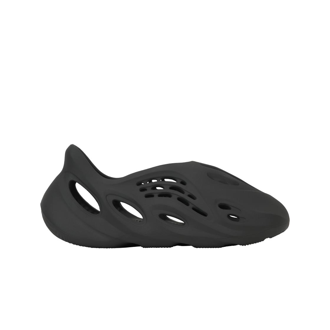 Кроссовки унисекс adidas Yeezy Foam Runner Carbon Серые IG5349 39