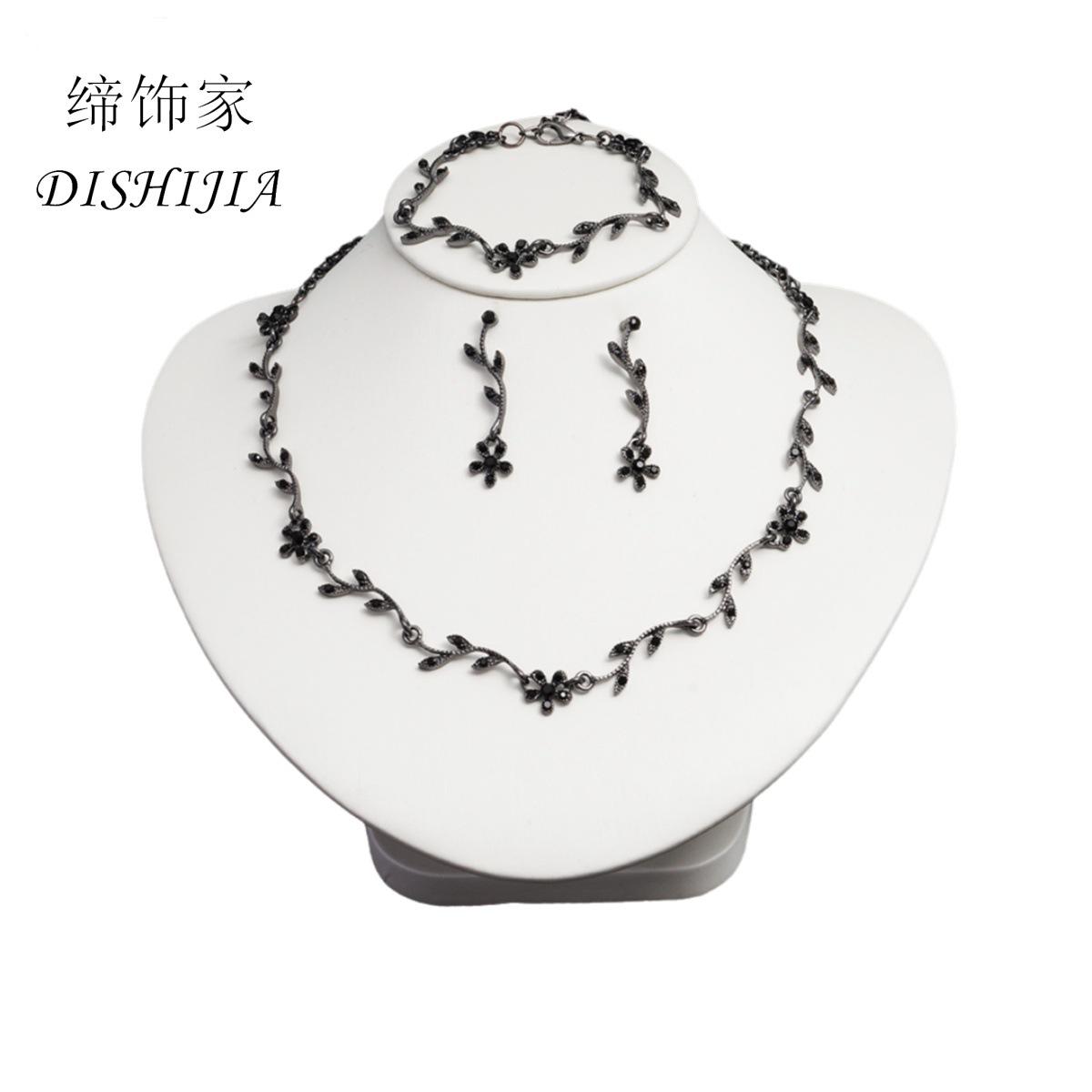 

Hot Sale Exquisite Fashion Diamond Leaf Necklace Earrings Bracelet Three-piece Bridal Set Women s Jewelry