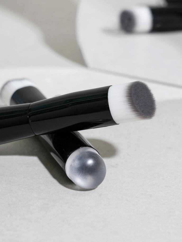 Soft Silicone Tip Duo Multi Concealer Brush
