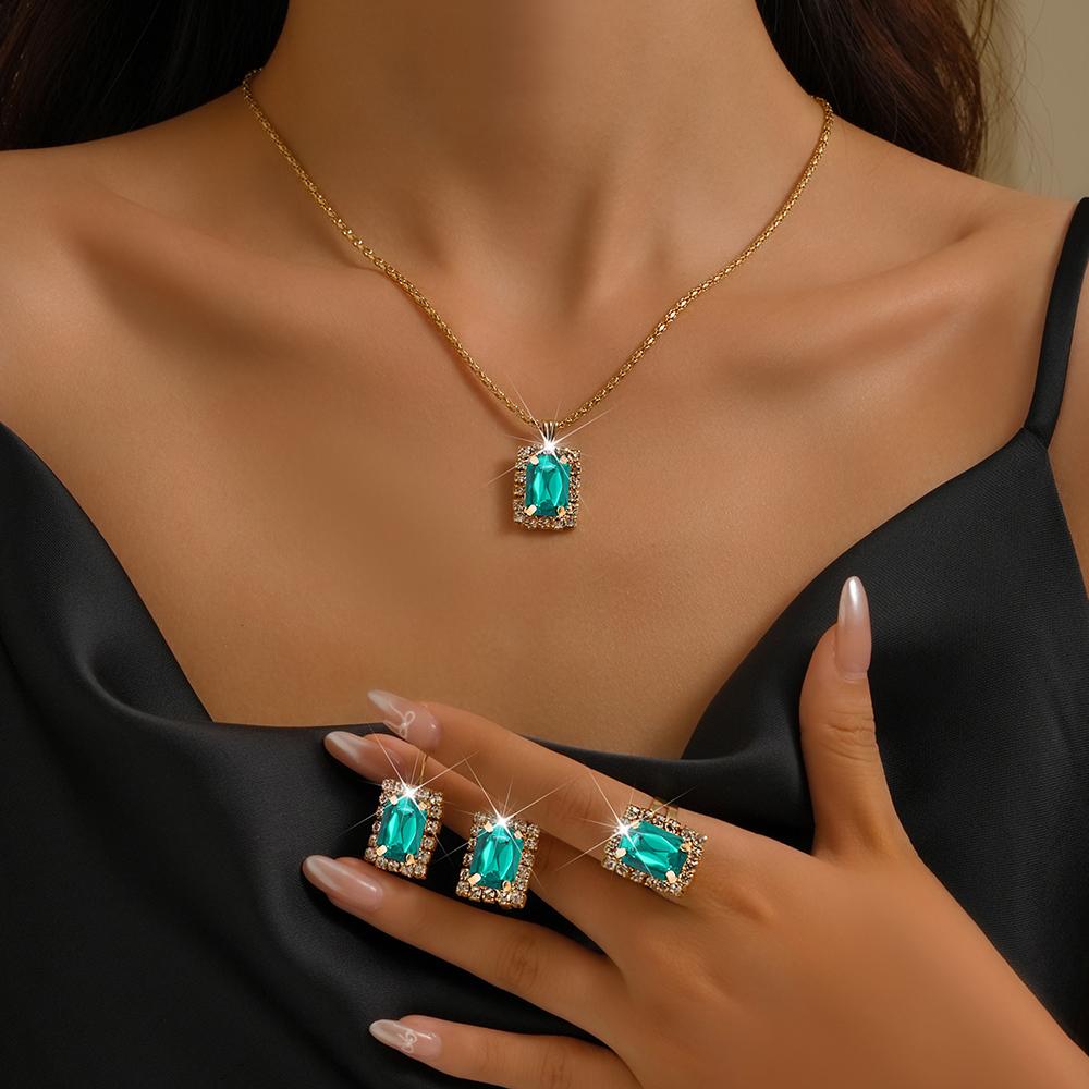 

4 pieces of light luxury niche laser flower necklace bracelet stud earrings women s titanium steel Zircon set gift for girlfrie