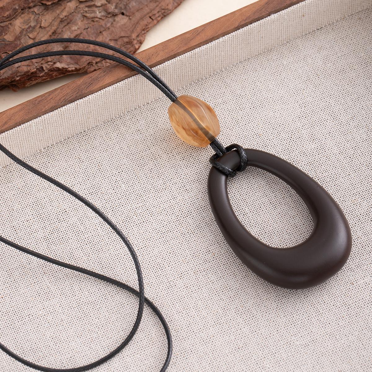 Women s Ethnic Style Pendant Necklace: Fashionable, Versatile Long Resin Sweater Chain