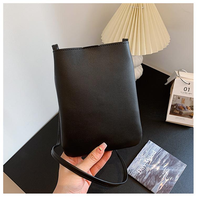 Korean Literary Small Shoulder Bag Casual Retro Solid Color Vertical Mobile Phone Bag Simple Soft Leather Shoulder Bag Wholesale