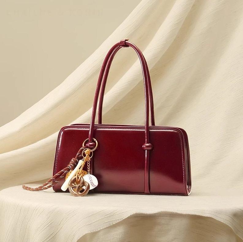 This Year's Popular Niche Medieval Underarm Bag Women's High-end Sense Retro Oil Wax Leather Portable Shoulder Messenger Tote Bag