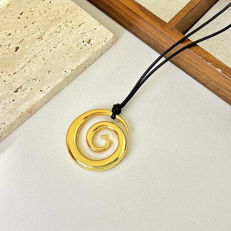 Fashionable Autumn Winter Spirals Pattern Necklace Metal Pendant Sweater Chain Fashion Accessory for Everyday Wear
