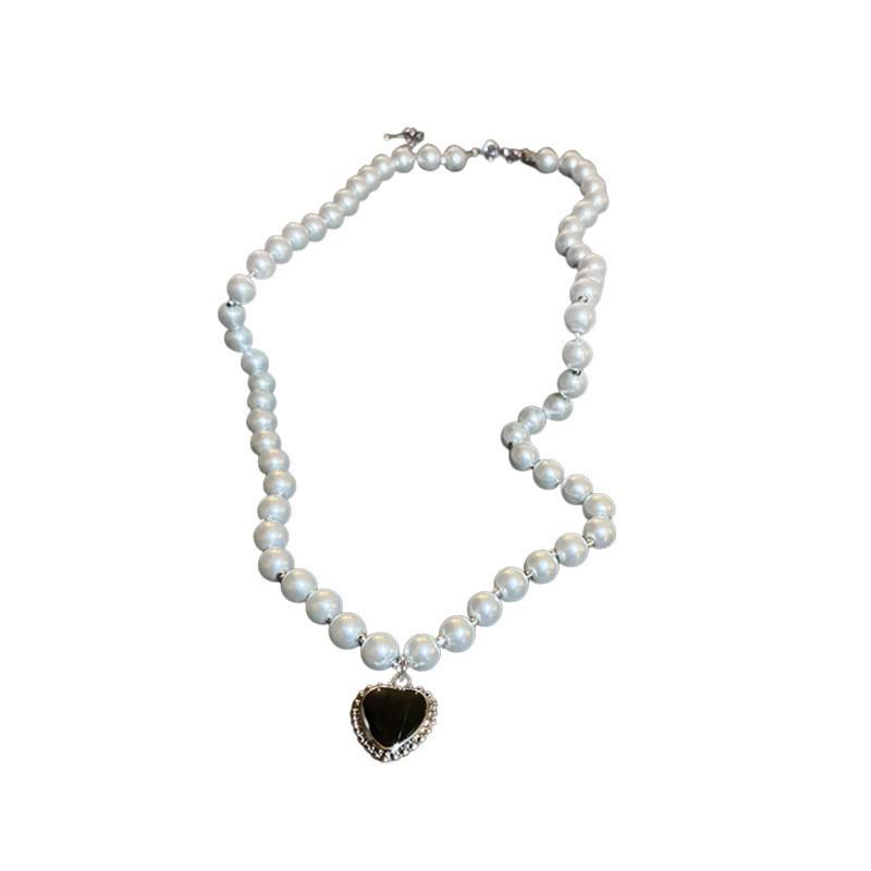 Collana a Clavicola con Nappa di Perle e Farfalla in Stile Coreano