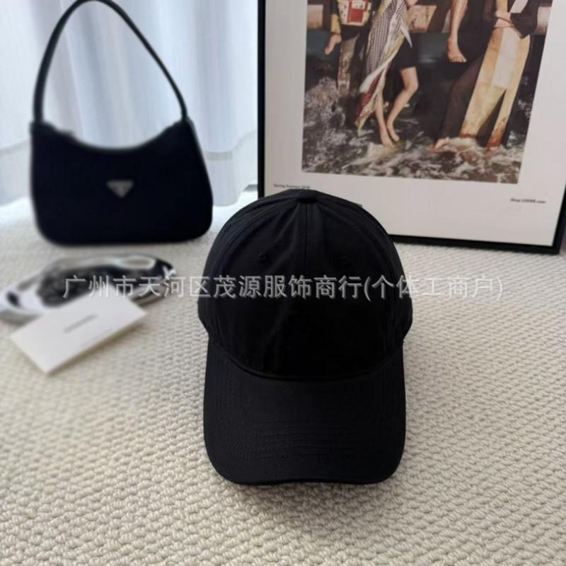 Embroidered Heart Design Unisex Baseball Cap Daily Wear Sun Protection Adjustable Short Brim