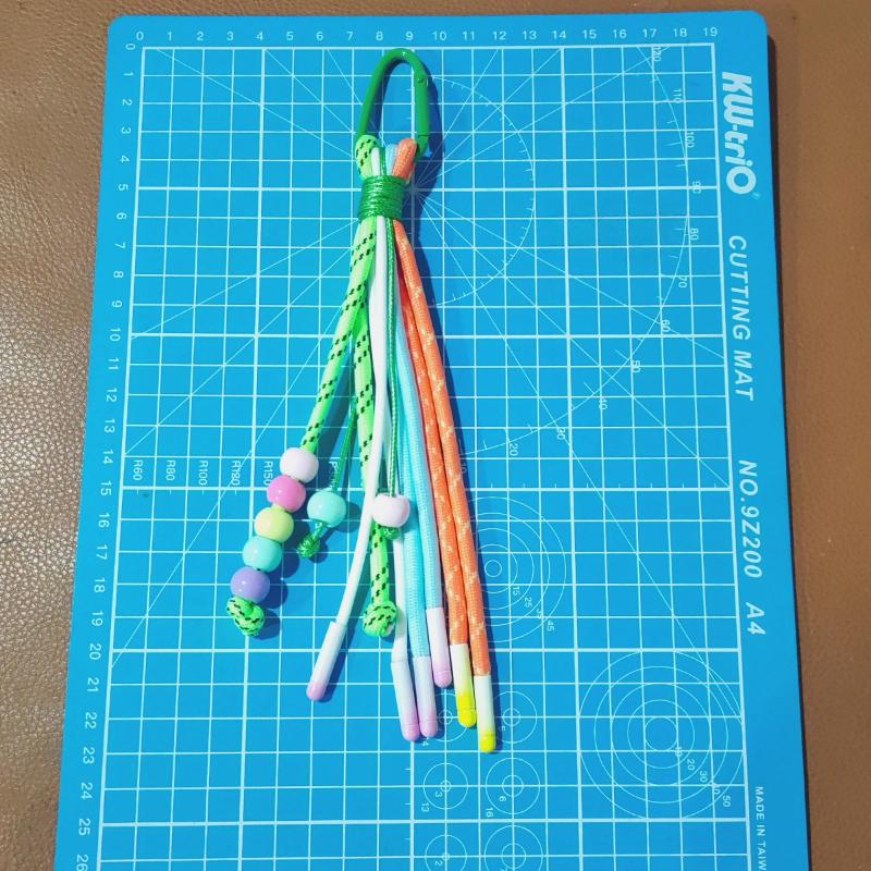 1 styck Vävning Hängande Rep Nyckelring Mobiltelefon Hänge Universell Snodd Telefonväska Nyckel Tillbehör Gåva