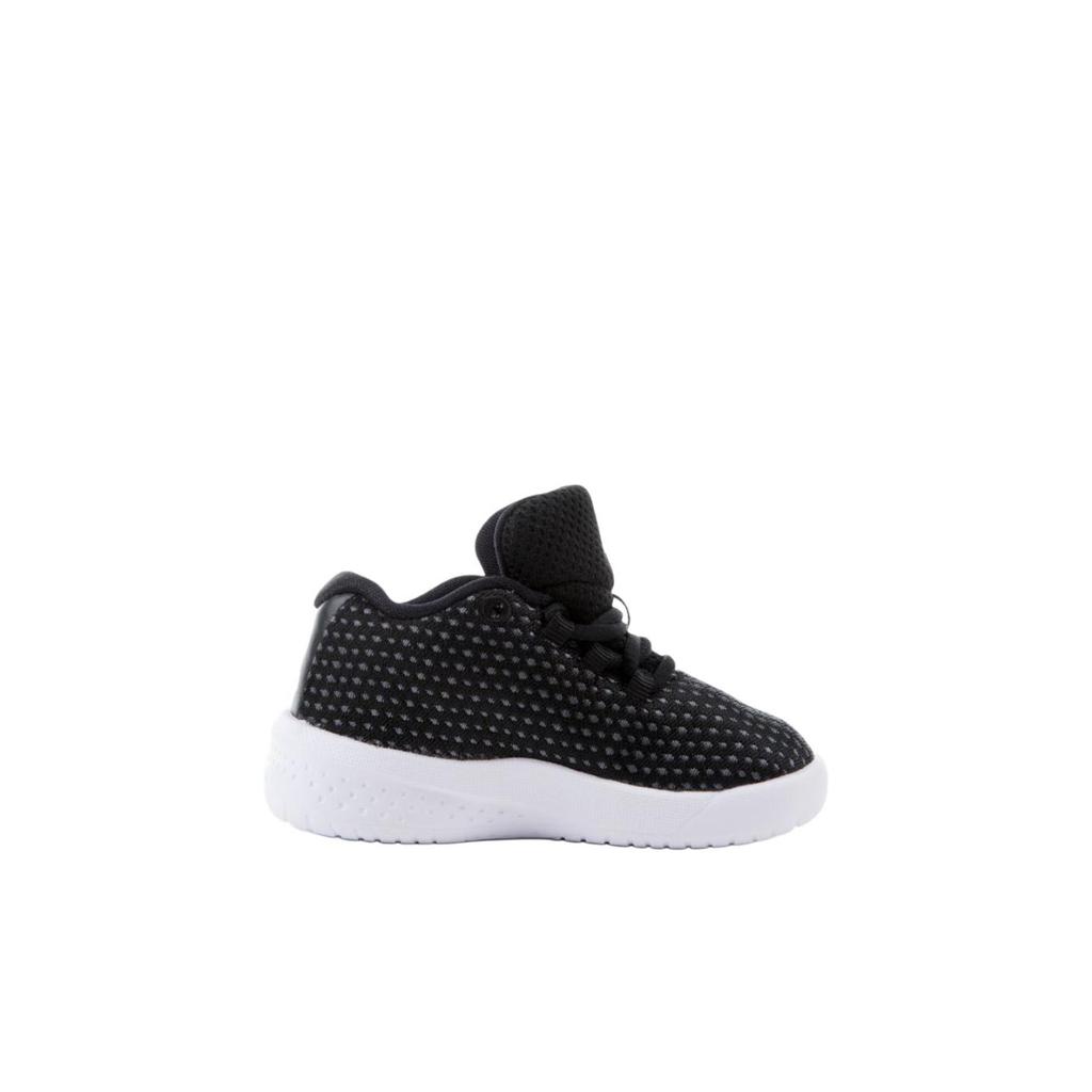 Jordan B. Fly Versatile Comfortable Lightweight Shock Absorbing Low Top Walking Shoes Baby Shoes Black 881447-011