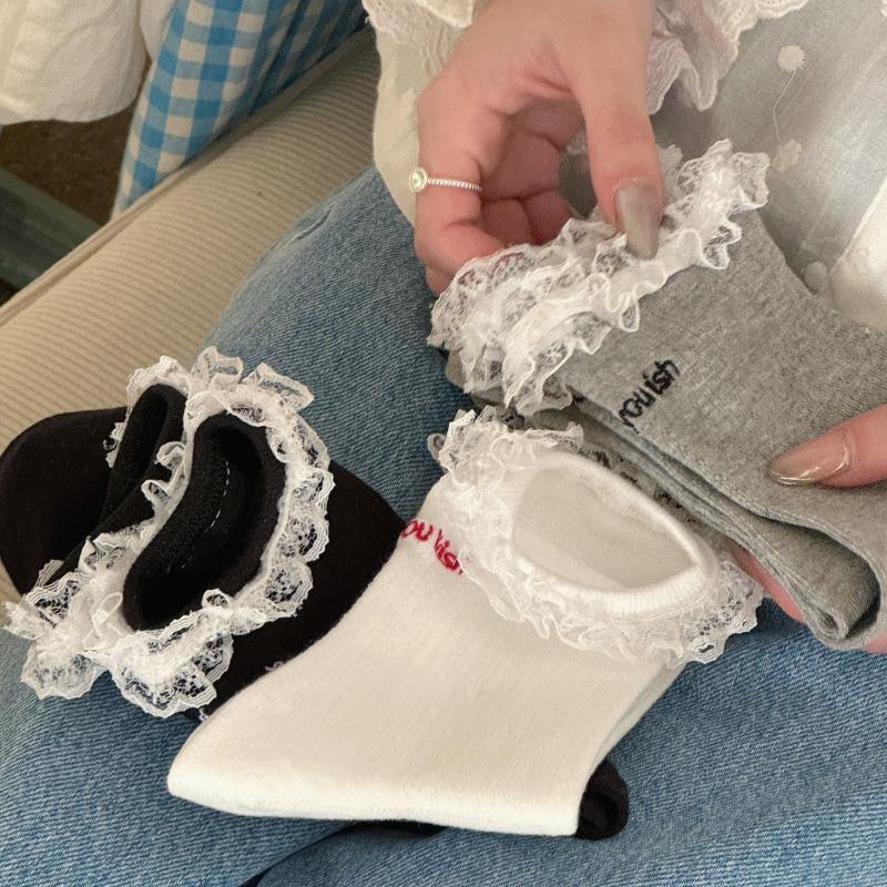 Ladies Spring and Summer Lace Lace Letter Sweat Absorbing Leisure Boneless Tube Socks