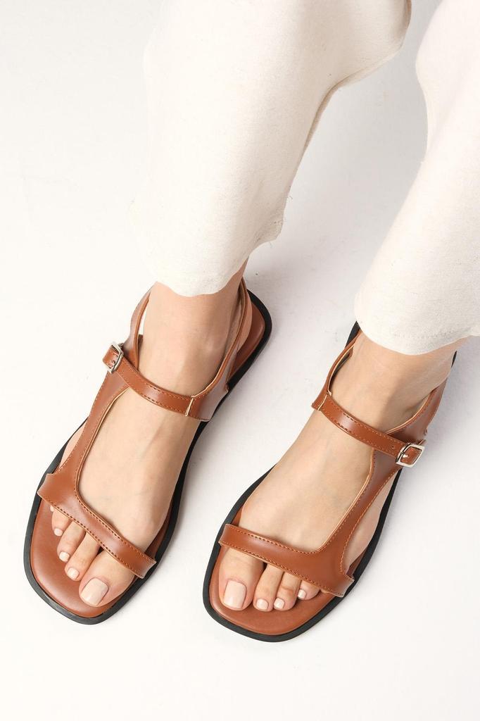 Sydney White Color Soft Sole Blunt Toe Women's Flat Sole Sandals