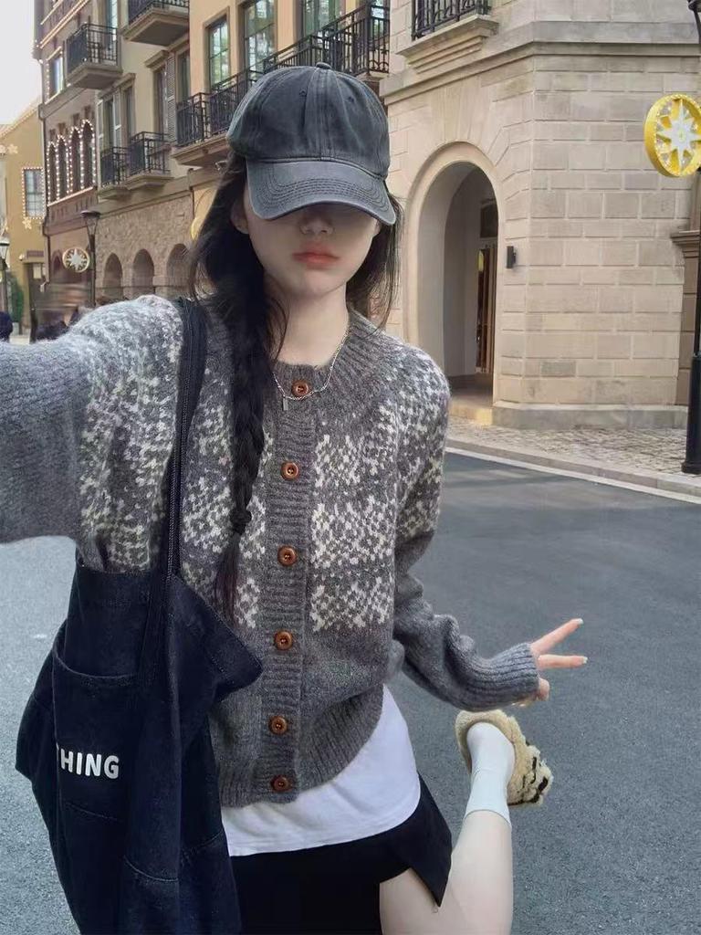 Women's Loose Knit Fair Isle Wool Cardigan for Autumn/Winter