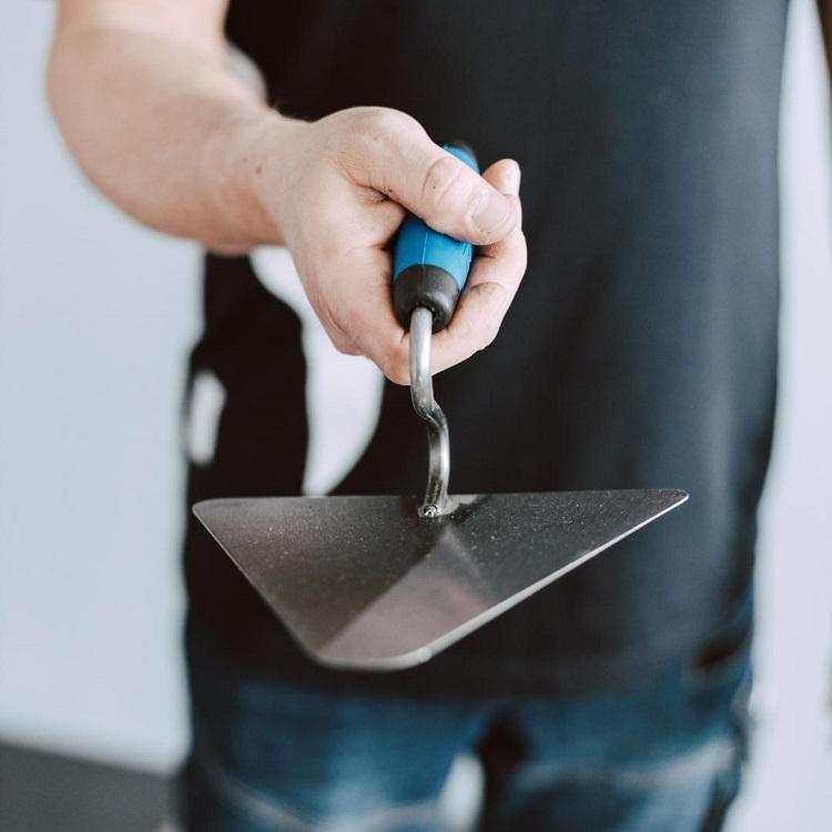 TRIANGULAR STEEL TROWEL 200*190MM - KB 0801