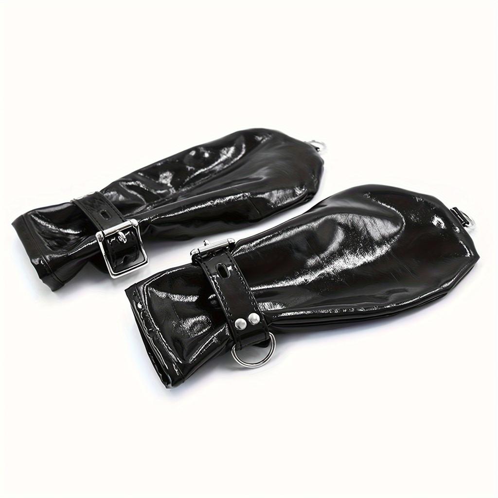 1 Pair BDSM Black Patent Leather Handcuffs Dog Paw Gloves Adult BDSM Kit Reverse Restraints Boxing Cuffs With Locking Buckle Cosplay Couples Sex Bonda