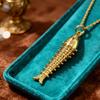 Collar Colgante Pez Dorado Oscilante Cola Móvil Cobre Chapado en Oro Vintage Bohemio Joyería Cultural para Mujeres Regalo
